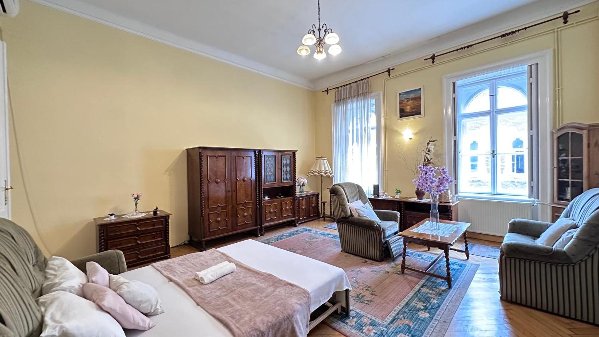 Apartment Jozsef 69 - 2brs, 5m To Newyork Cafe Budapest